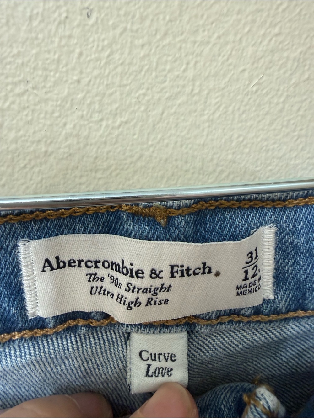 Abercrombie & Fitch 12L Ultra High Rise 90s Straight Cut Off Jean Denim Shorts - Picture 5 of 9